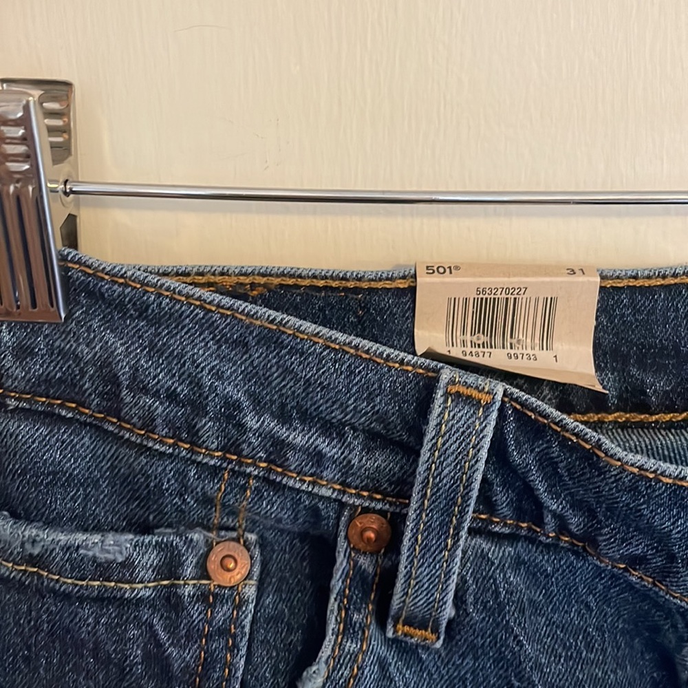 NWT Levi’s 501 Denim Shorts - Picture 8 of 8